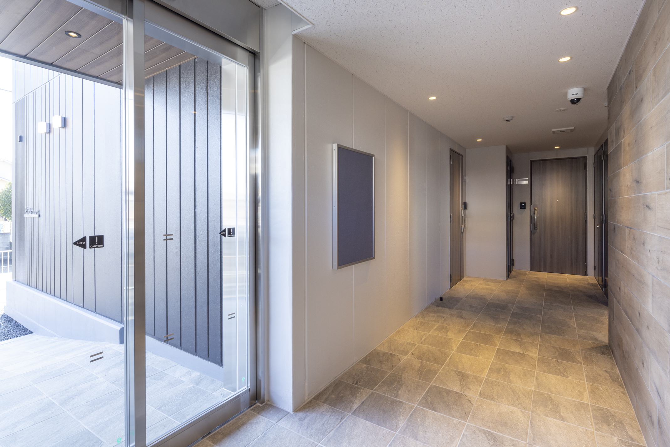 エントランスホール(1F)